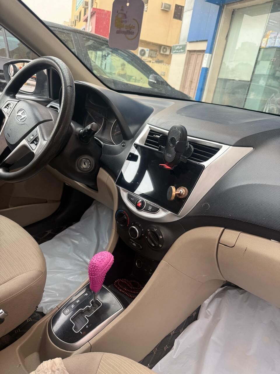 Riyadh, Vehicles, Cars & Trucks , SAR 20000,  Hyundai 2017 Automatic For Sale &ndash; Riyadh,  2017,  Automatic,  300000 KM,