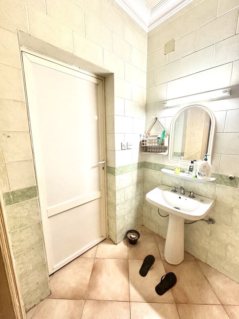 Ad Diriyah, Rooms for Rent, SAR 1500/month,  Furnished Room For Rent In A Family Building For A Single Executive Bachelor In Ad Diriyah