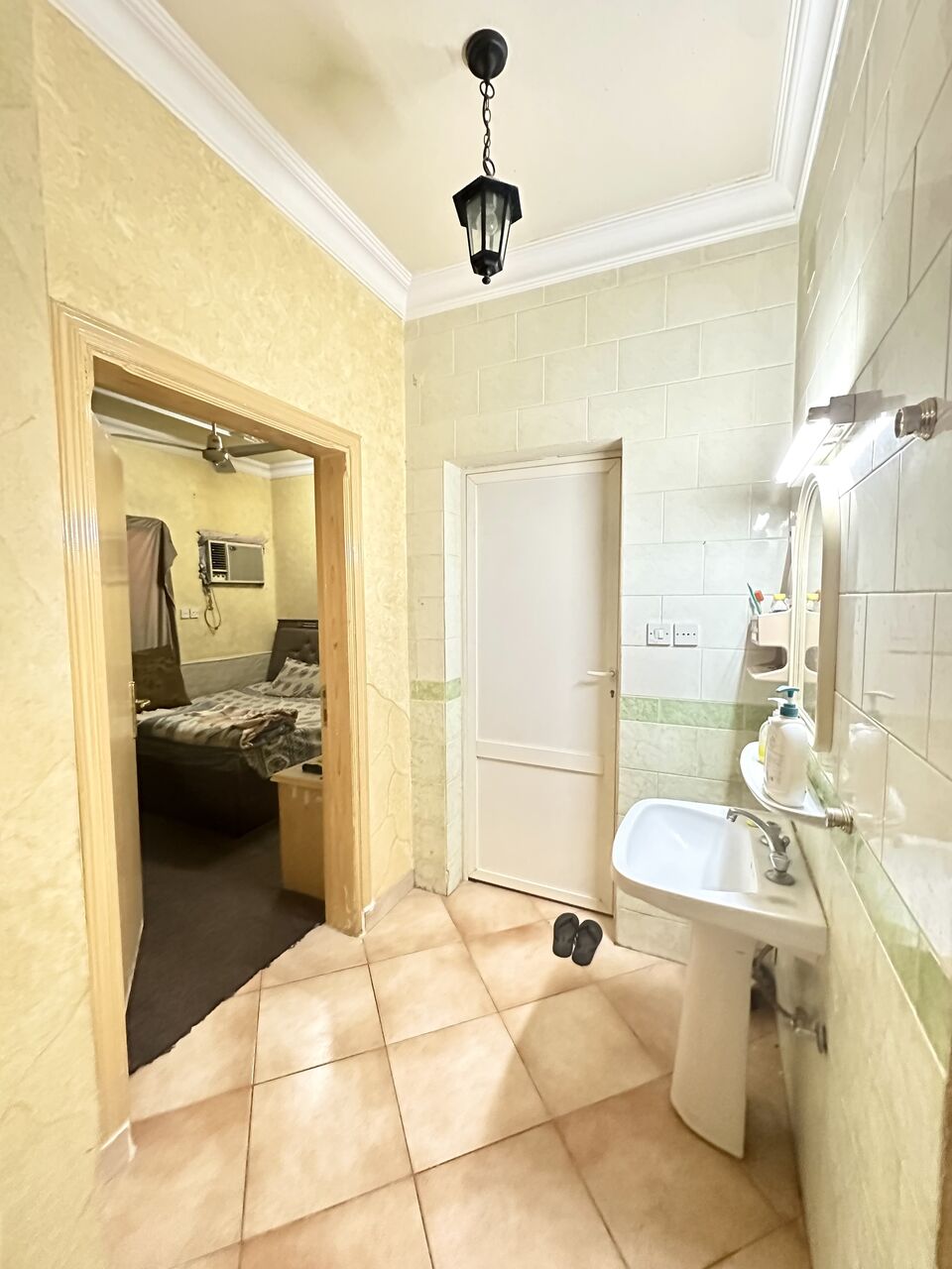 Ad Diriyah, Rooms for Rent, SAR 1500/month,  Furnished Room For Rent In A Family Building For A Single Executive Bachelor In Ad Diriyah