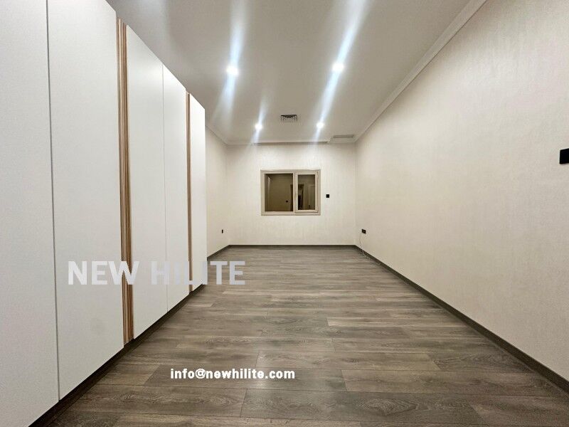 Kuwait City, Villas, KWD 1000,  Spacious 4BR Floor For Rent In Al Siddeeq
