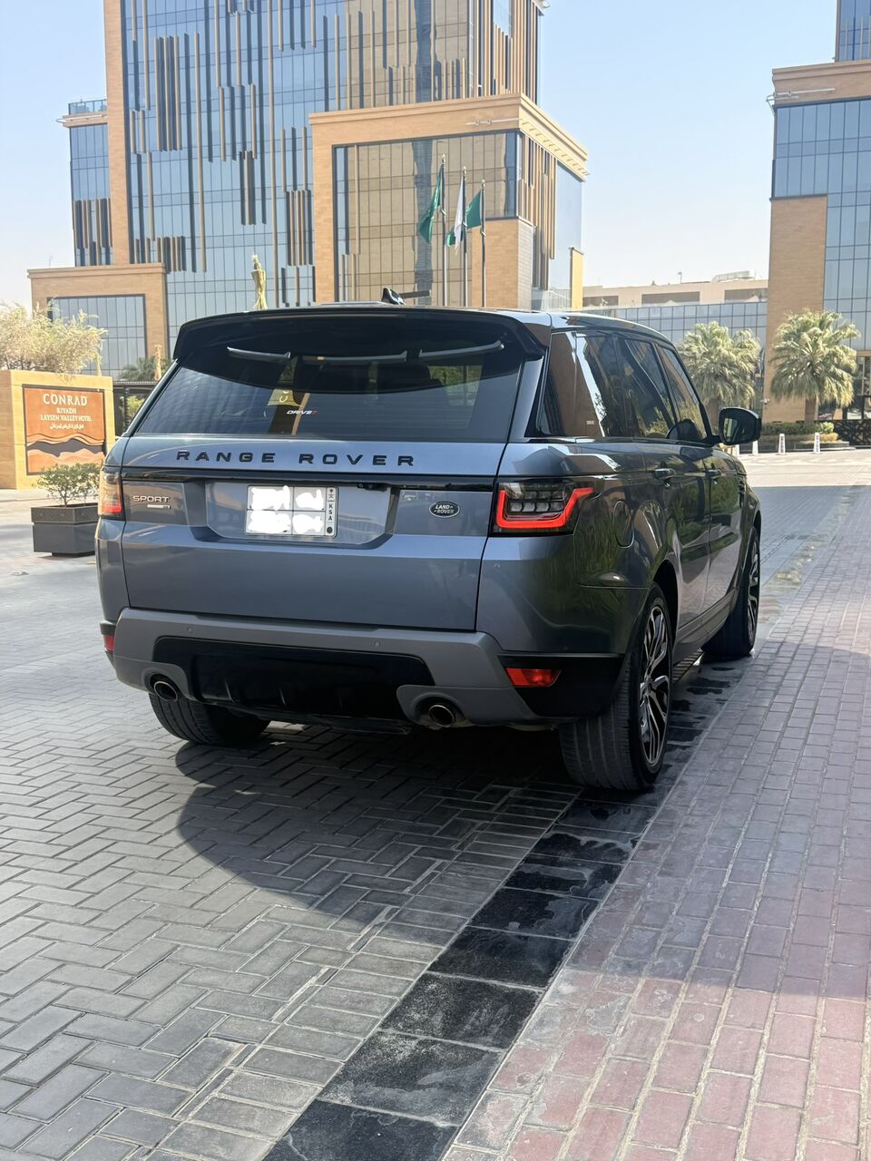 Riyadh, Vehicles, Cars & Trucks , SAR 145,  Range Rover Sport SE,  2019,  Automatic,  139000 KM,    &ndash; Excellent Condition | Agency Warranty