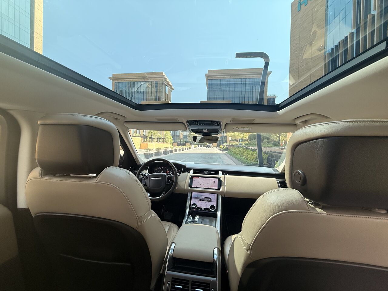 Riyadh, Vehicles, Cars & Trucks , SAR 145,  Range Rover Sport SE,  2019,  Automatic,  139000 KM,    &ndash; Excellent Condition | Agency Warranty