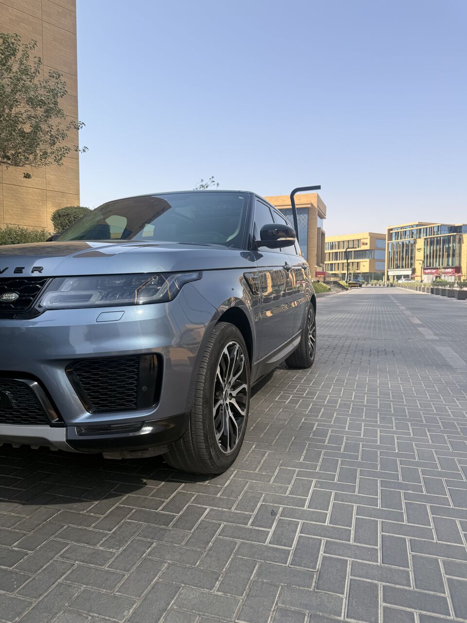Riyadh, Vehicles, Cars & Trucks , SAR 145,  Range Rover Sport SE,  2019,  Automatic,  139000 KM,    &ndash; Excellent Condition | Agency Warranty