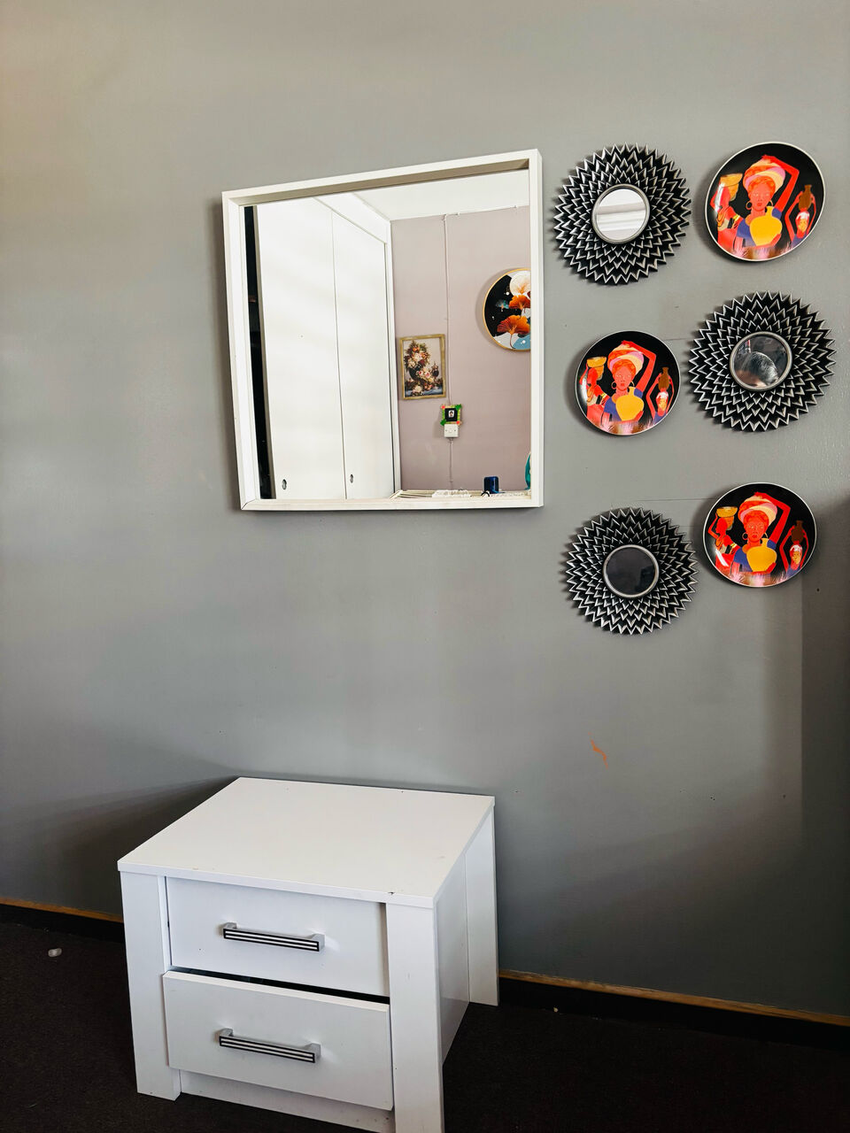 Olaya, Furniture, SAR 500,  Ikea Side Table And Mirror