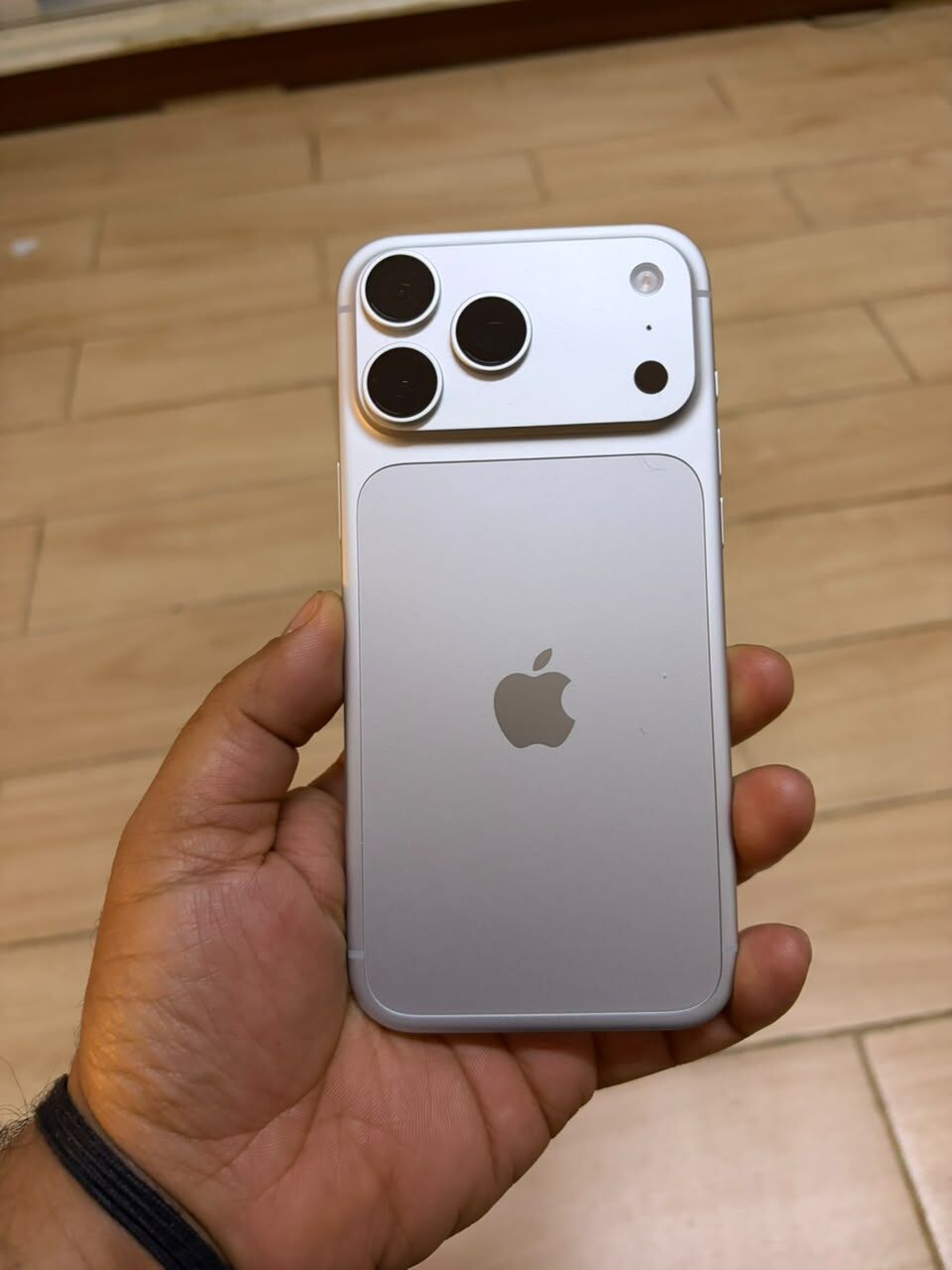 Riyadh, Mobile Phones, SAR 6000,  IPhone 18 Pro Max 256 Silver