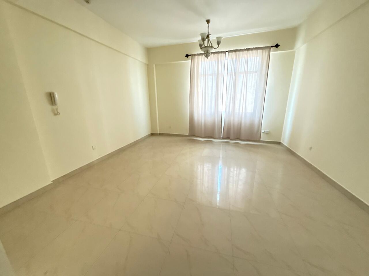 Zinj, Apartments, Flats, Houses & Villas, BHD 230/month,  2 BR,  150 Sq. Meter,  Spacious Apartment/C AC/Closed Kitchen/Store
