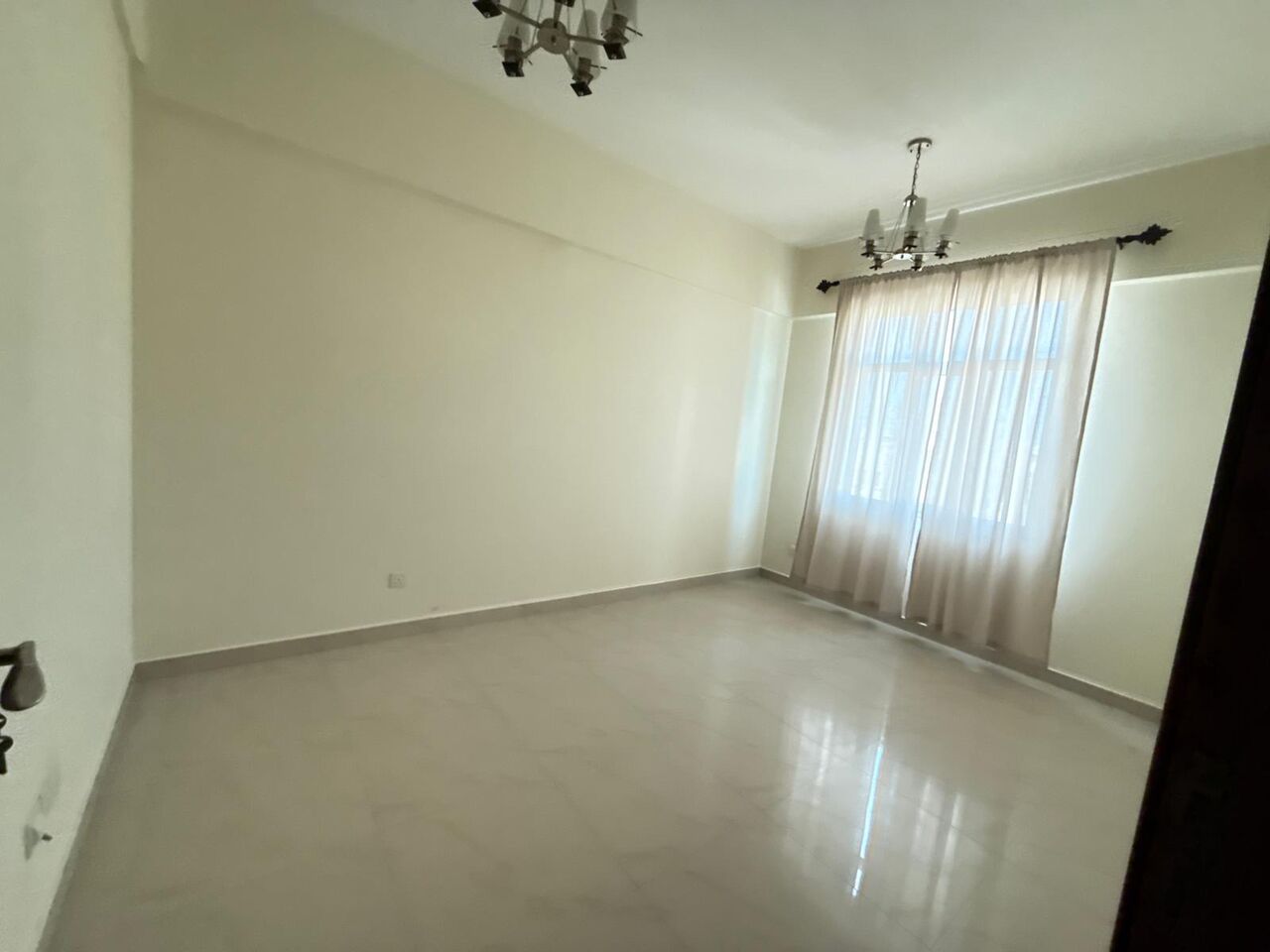 Zinj, Apartments, Flats, Houses & Villas, BHD 230/month,  2 BR,  150 Sq. Meter,  Spacious Apartment/C AC/Closed Kitchen/Store