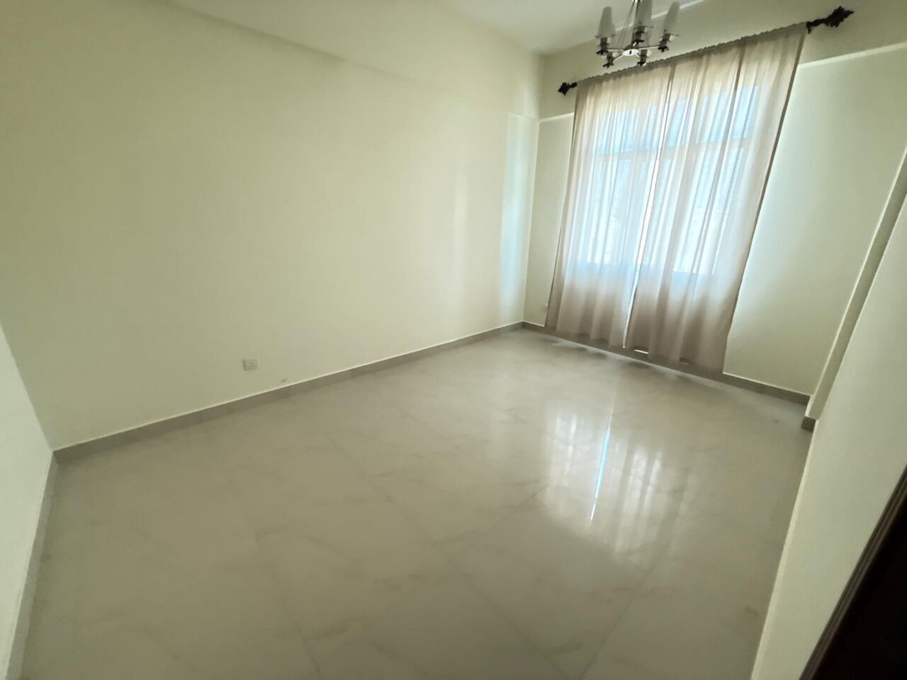 Zinj, Apartments, Flats, Houses & Villas, BHD 230/month,  2 BR,  150 Sq. Meter,  Spacious Apartment/C AC/Closed Kitchen/Store