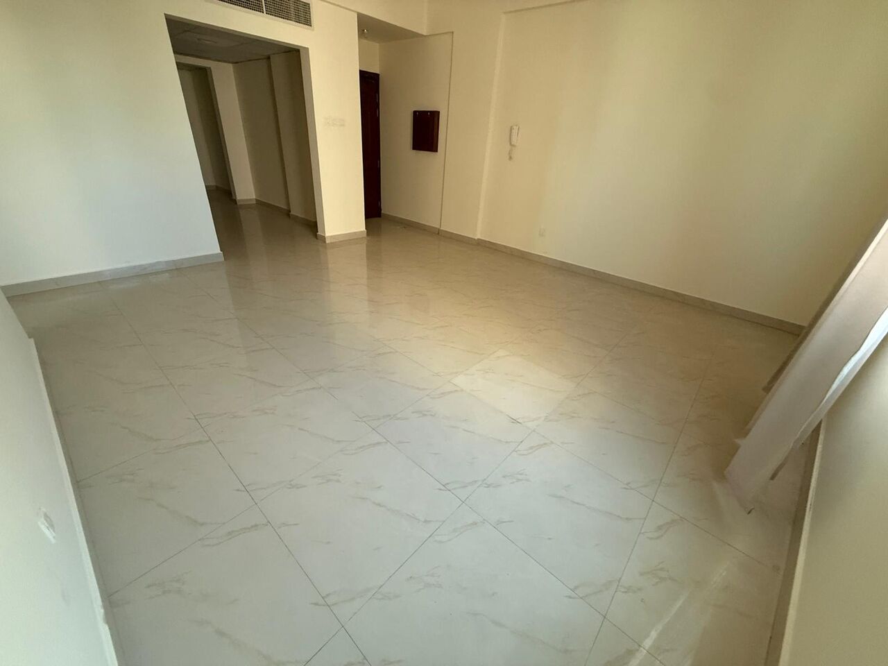 Zinj, Apartments, Flats, Houses & Villas, BHD 230/month,  2 BR,  150 Sq. Meter,  Spacious Apartment/C AC/Closed Kitchen/Store