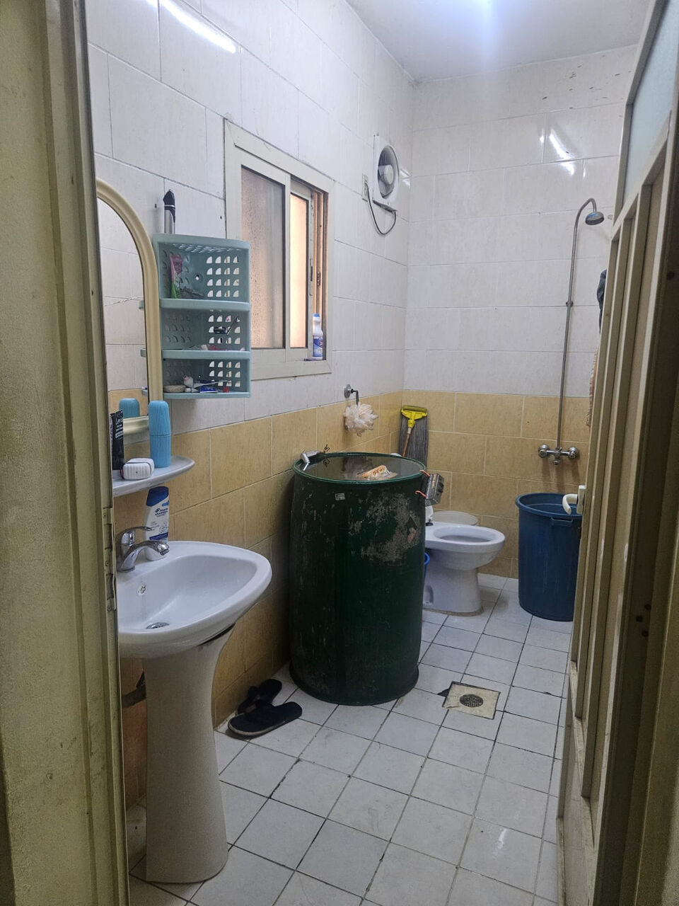 Dammam, Apartments, Flats, Houses & Villas, SAR 8500/year,  Furnished,  1 BR,  Two Window ACs, A Washing Machine, A Bed, A Wardrobe, And Related Items.