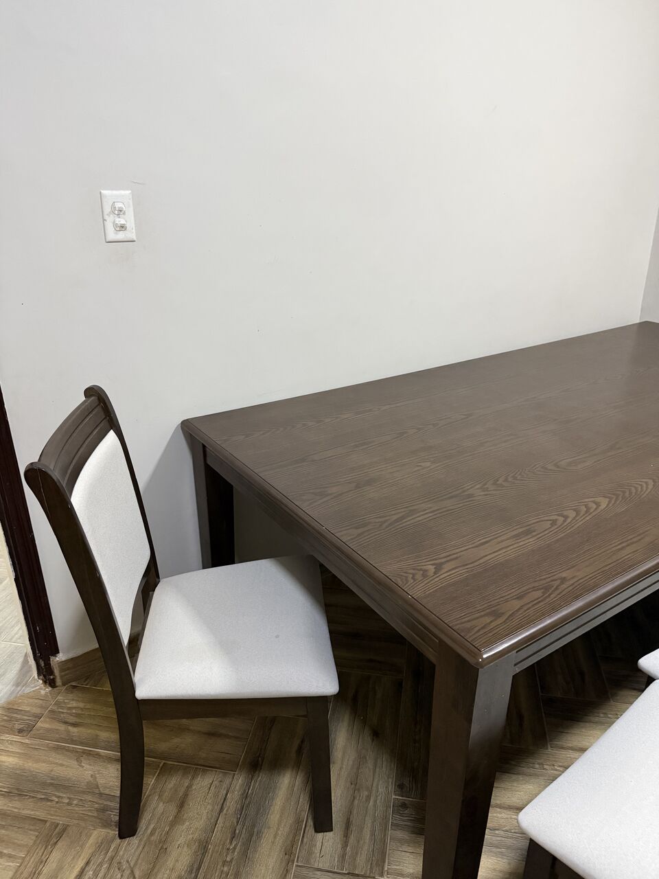Jubail, Household Items, SAR 2500,  Semi New Dining Table With 10 Chairs From Home Box