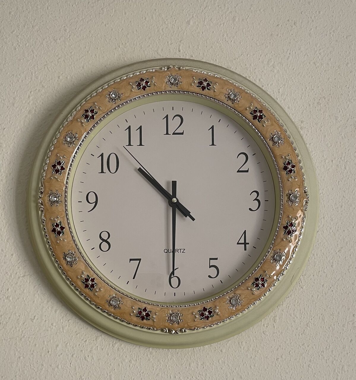 Jeddah, Household Items, SAR 30,  Wall Decor With Free Wall Clocks