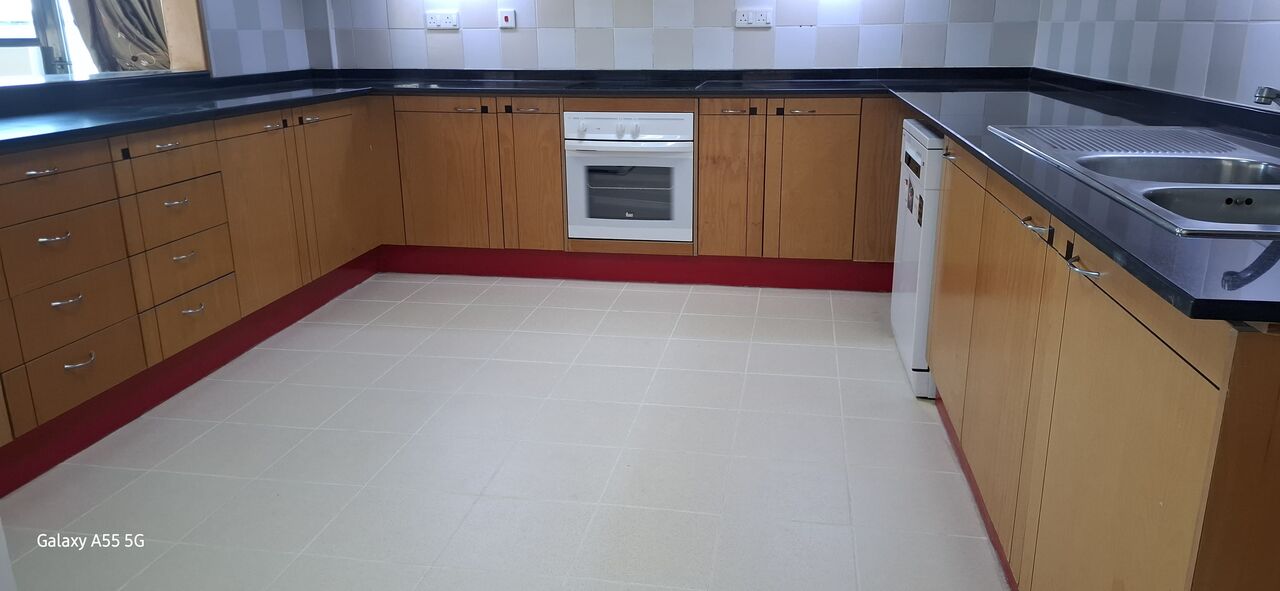 Mahooz, Apartments, Flats, Houses & Villas, BHD 550/month,  Furnished,  3 BR,  Villa Type Spacious 3BR Luxury Apartment:: Party Hall: Pool.Gym. Internet. EtcTONY