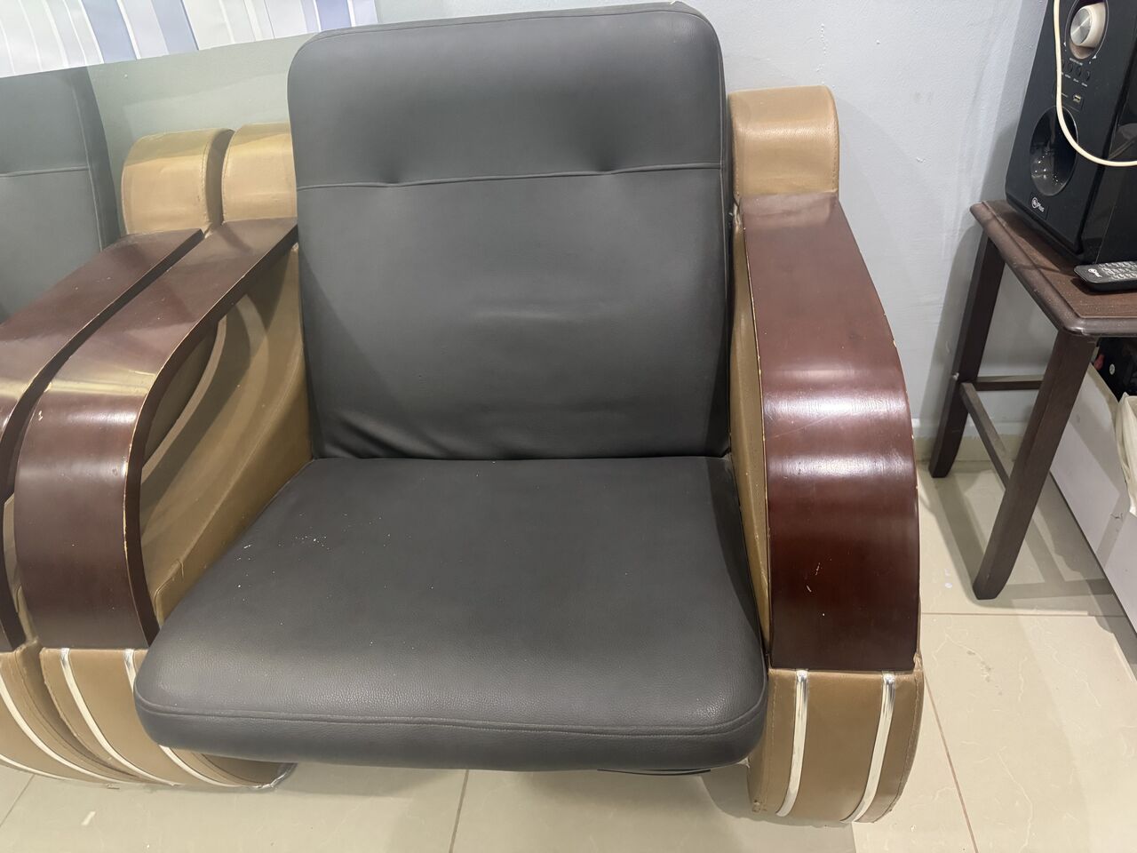 Dammam, Furniture, Good Condition Sofa For Sale&hellip;Steel Structure Leather Finish..7 Seater(3+2+1+1)