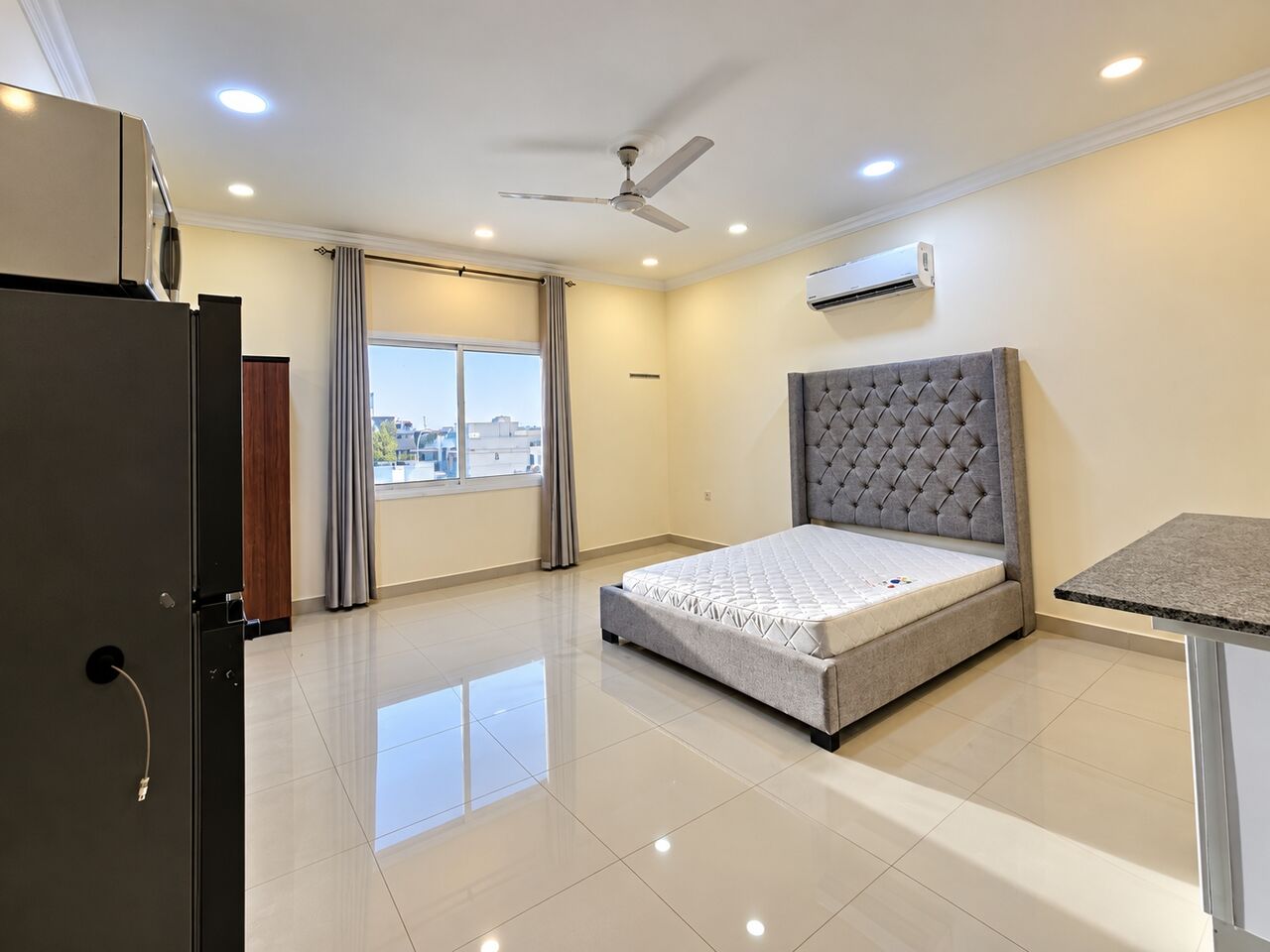 Hidd, Apartments, Flats, Houses & Villas, BHD 150/year,  1 BR,  Al Hidd City/High-end Apartment For Rent Furnished With All Inclusive Electricity