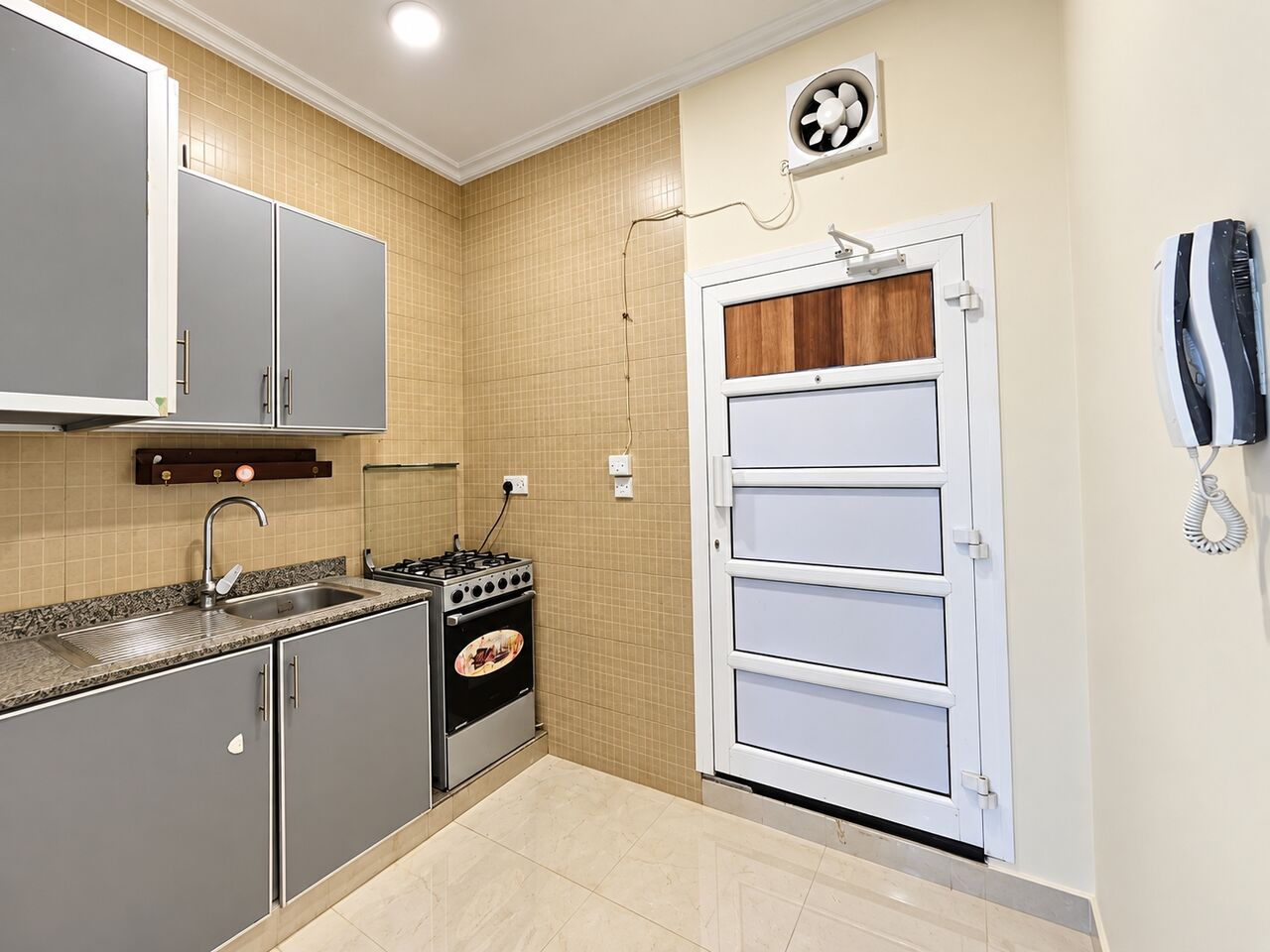 Hidd, Apartments, Flats, Houses & Villas, BHD 150/year,  1 BR,  Al Hidd City/High-end Apartment For Rent Furnished With All Inclusive Electricity