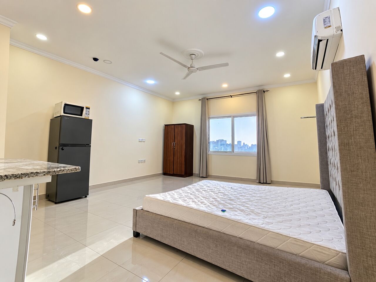 Hidd, Apartments, Flats, Houses & Villas, BHD 150/year,  1 BR,  Al Hidd City/High-end Apartment For Rent Furnished With All Inclusive Electricity
