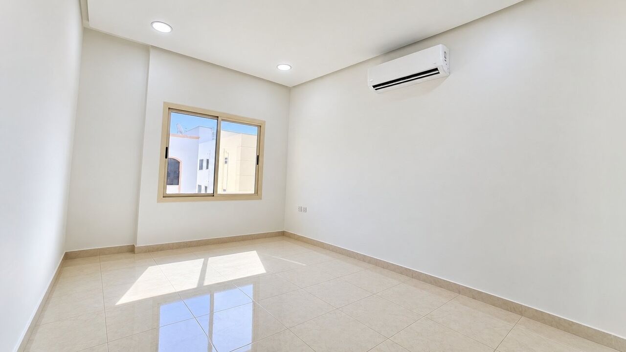 Busaiteen, Apartments, Flats, Houses & Villas, BHD 180/year,  1 BR,  Al Busaiteen City/High-end Apartment For Rent With Air Conditioning Including Electricity