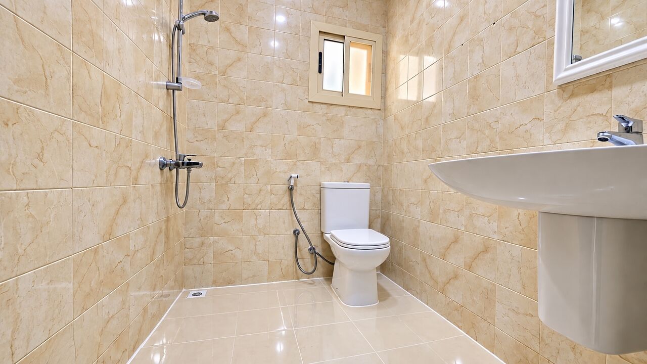 Busaiteen, Apartments, Flats, Houses & Villas, BHD 180/year,  1 BR,  Al Busaiteen City/High-end Apartment For Rent With Air Conditioning Including Electricity