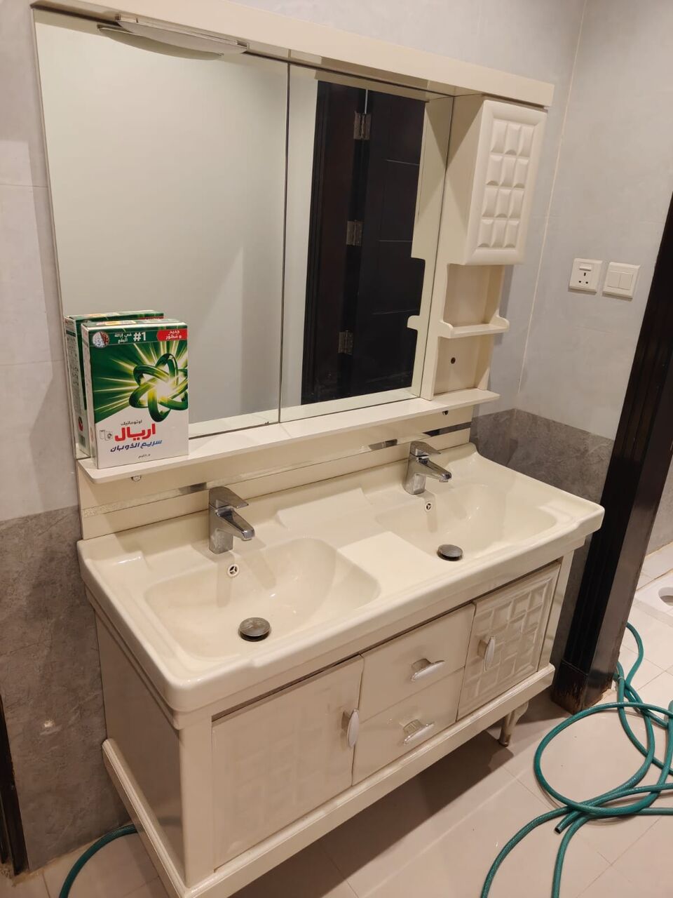 Riyadh, Rooms for Rent, SAR 1800/month,  One Big Room With Bath Room Separate Entrance In A Villa . Neat And Clean.