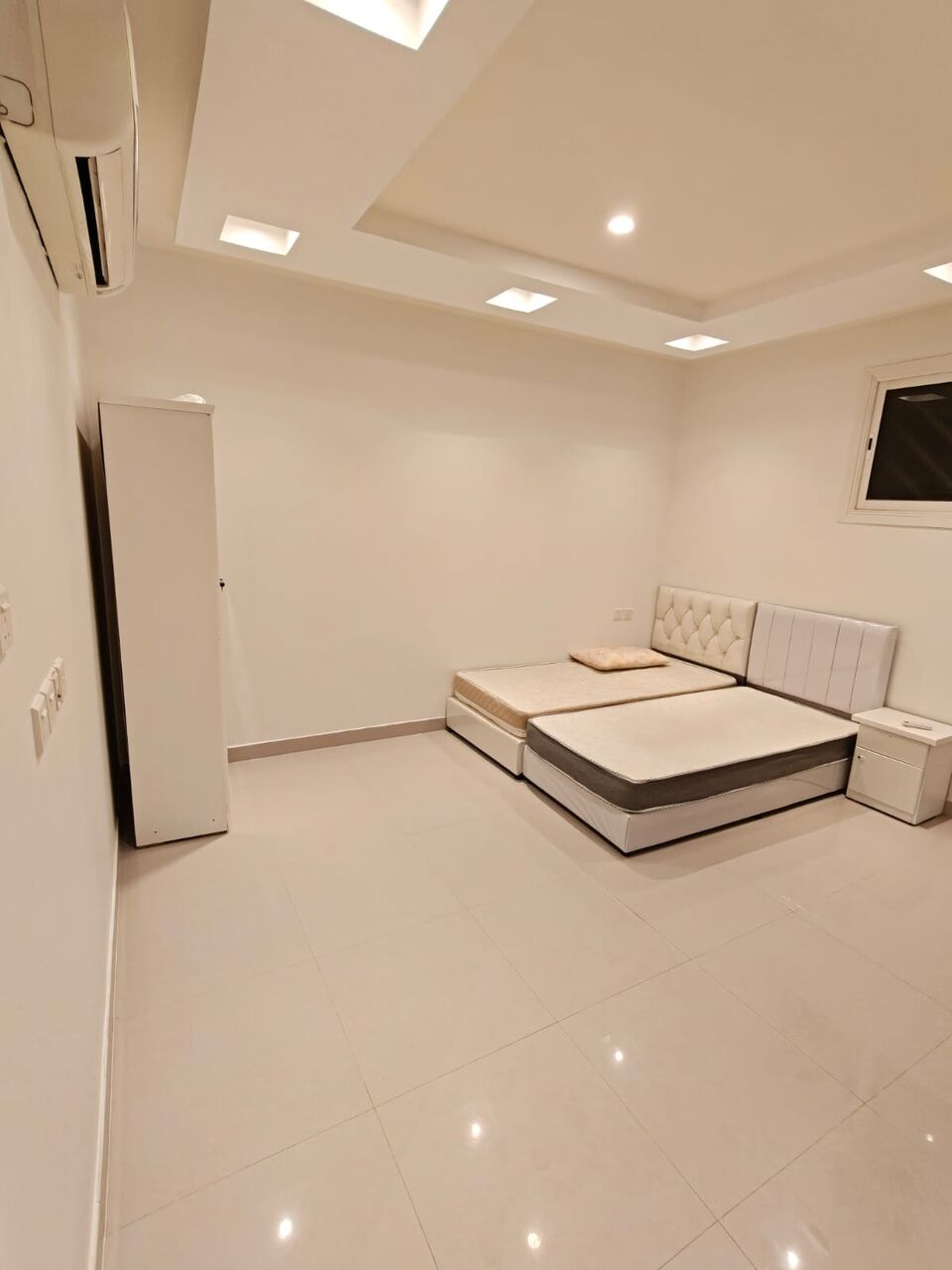 Riyadh, Rooms for Rent, SAR 1800/month,  One Big Room With Bath Room Separate Entrance In A Villa . Neat And Clean.