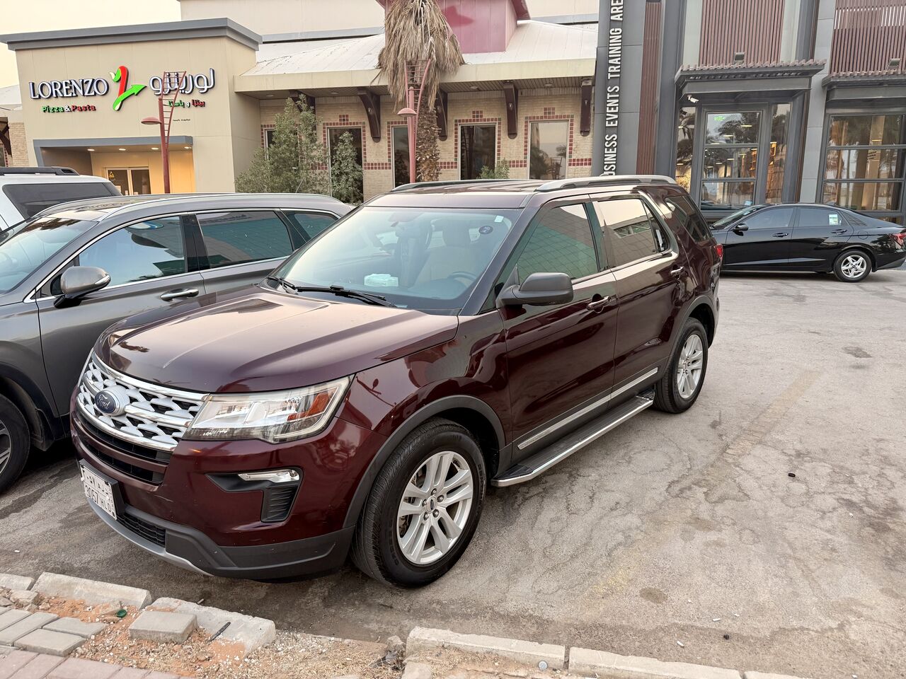 Al Malaz, Vehicles, Cars & Trucks , SAR 76000,  Ford Explorer,  2019,  Automatic,  129000 KM,  FOR SALE &mdash;   XLT 4WD Factory Paint | Service Records | 7 Seats
