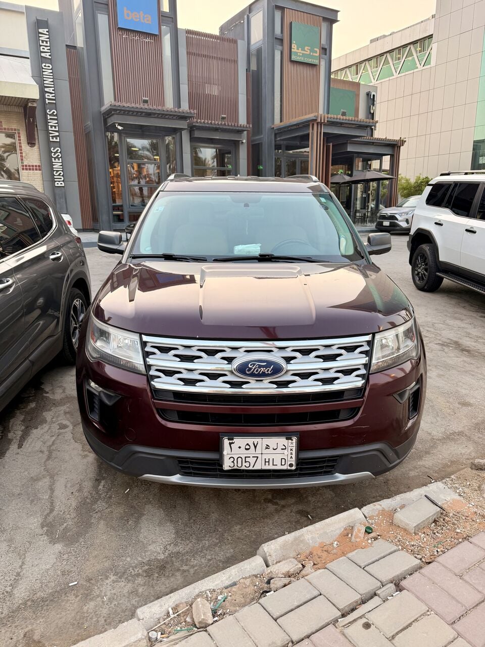 Al Malaz, Vehicles, Cars & Trucks , SAR 76000,  Ford Explorer,  2019,  Automatic,  129000 KM,  FOR SALE &mdash;   XLT 4WD Factory Paint | Service Records | 7 Seats
