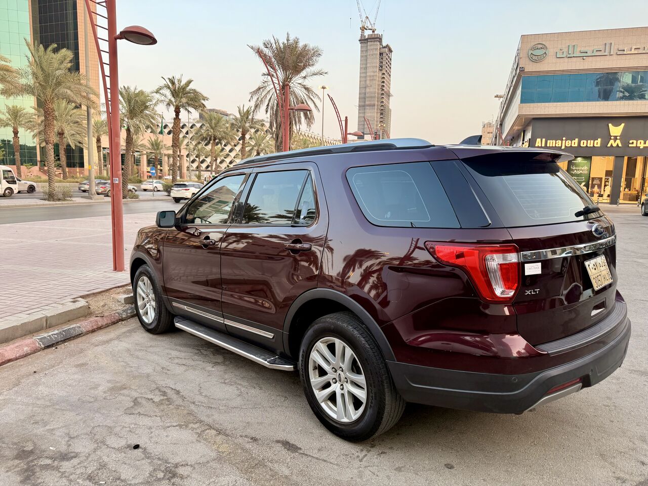 Al Malaz, Vehicles, Cars & Trucks , SAR 76000,  Ford Explorer,  2019,  Automatic,  129000 KM,  FOR SALE &mdash;   XLT 4WD Factory Paint | Service Records | 7 Seats