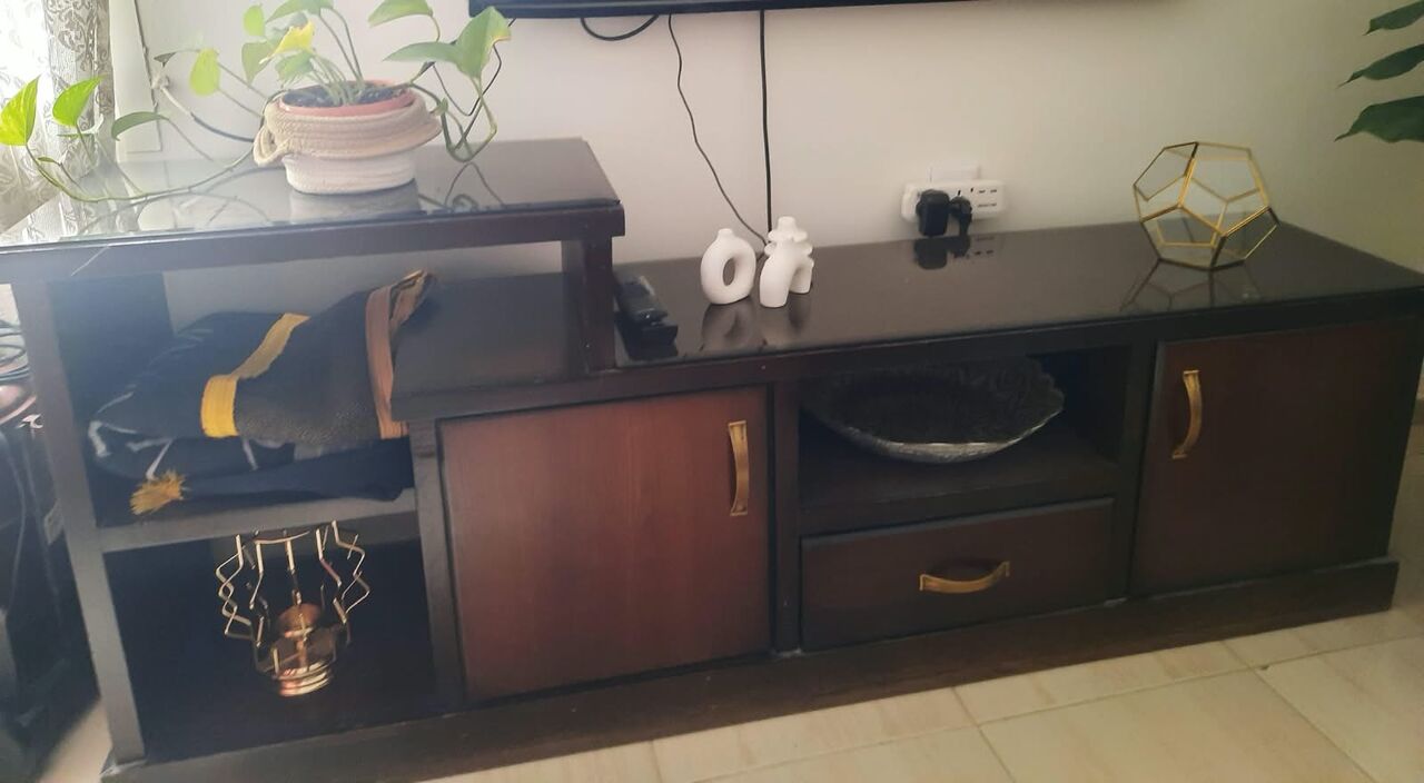 Riyadh, Furniture, SAR 700,  سريرين مفرد ونص وخزانة وبعض المقتنيات