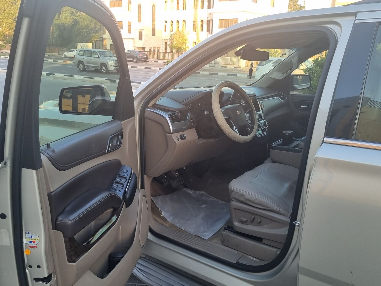 Khobar, Vehicles, Cars & Trucks , SAR 75000,  Chevrolet Tahoe LS,  2015,  Automatic,  93000 KM,  Tahoe