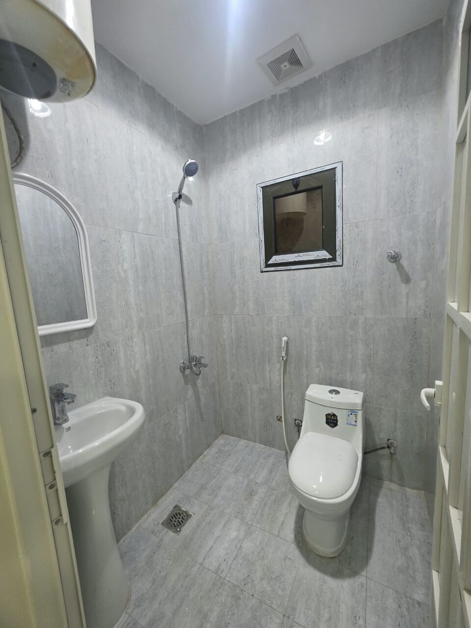 Khobar, Apartments, Flats, Houses & Villas, SAR 25000/year,  3 BR,  3 Bedrooms, A Living Room ,  2 Bathrooms, And A Kitchen,   Second Floor, External,with Air