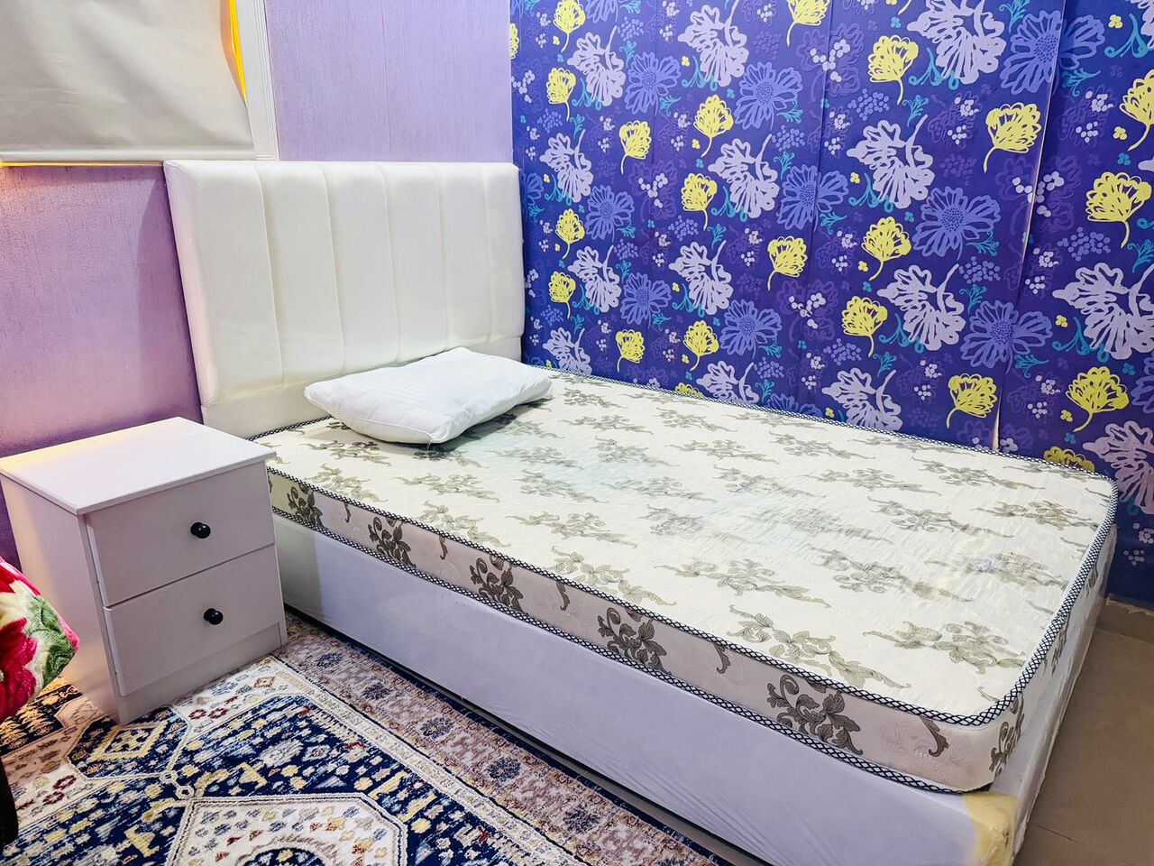 Al Sharafeyah, Appliances, SAR 2000,  Complete Single Room Furniture Set &ndash; Excellent Condition! (Includes AC, Office Setup & Bed
