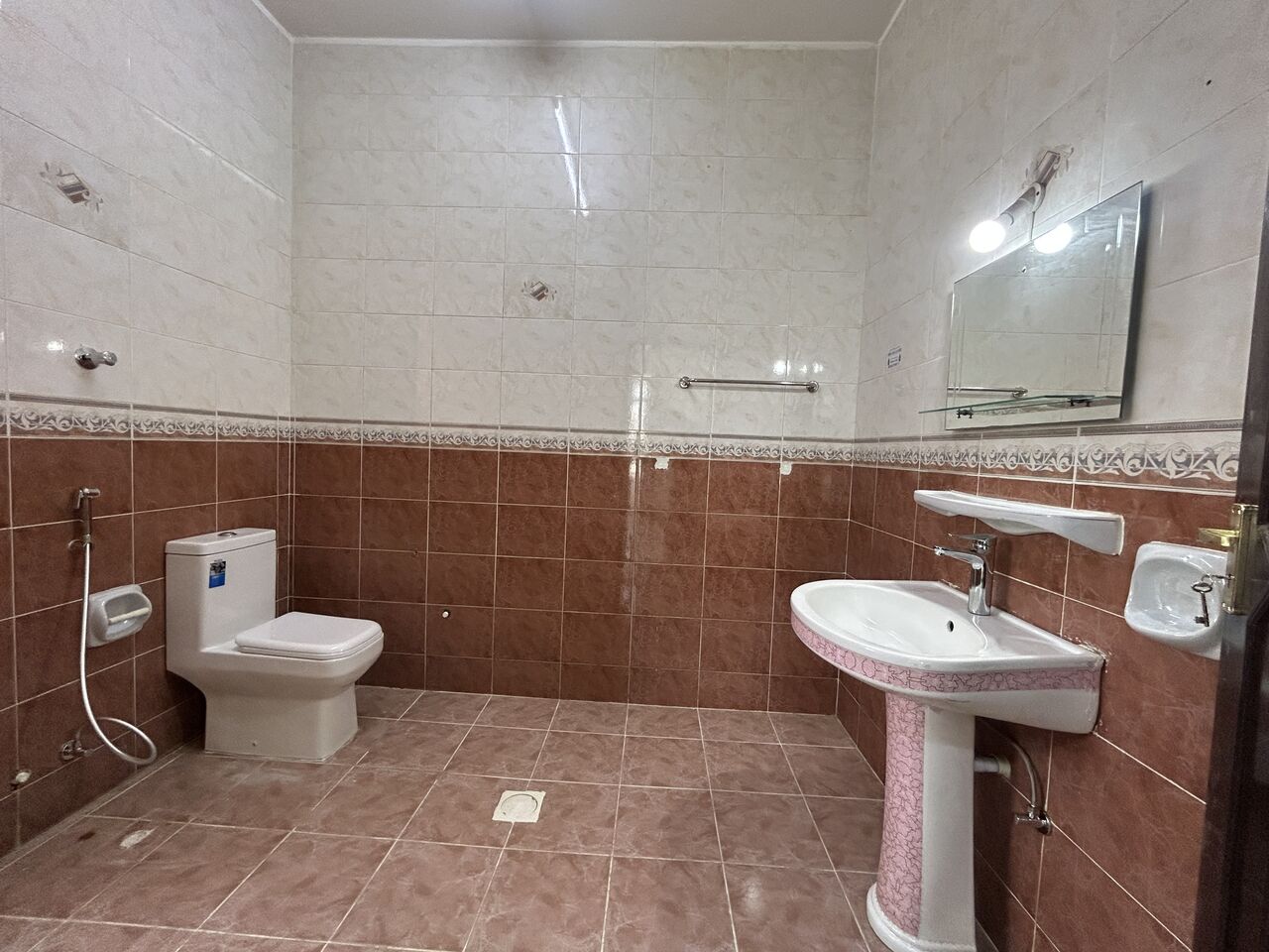 Muscat, Rooms for Rent, OMR 160/month,  Furnished,  50 Sq. Meter,  Spacious Fully Furnished Master Bedroom With Balcony In Azaiba Near NBO Head Office
