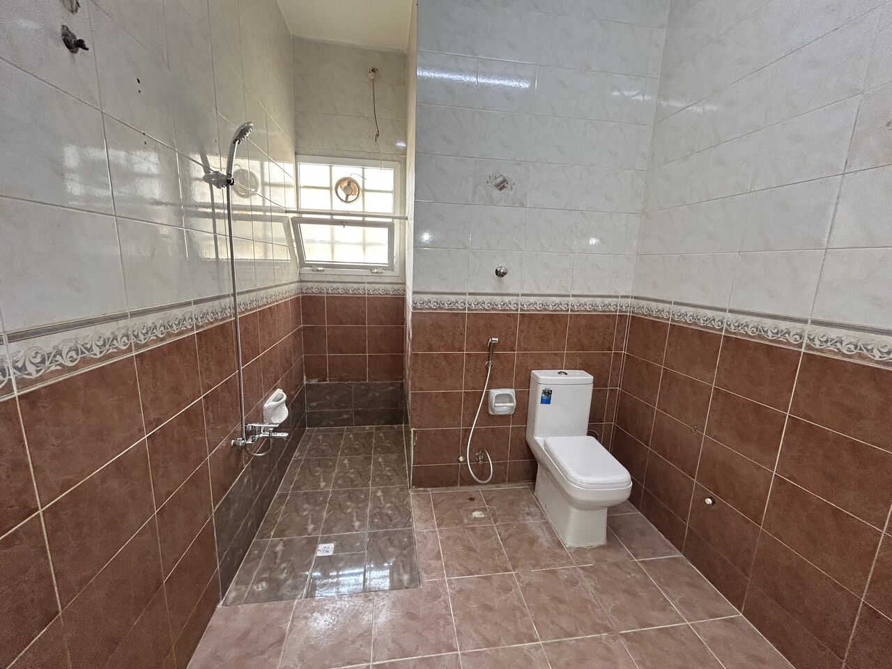 Muscat, Rooms for Rent, OMR 160/month,  Furnished,  50 Sq. Meter,  Spacious Fully Furnished Master Bedroom With Balcony In Azaiba Near NBO Head Office