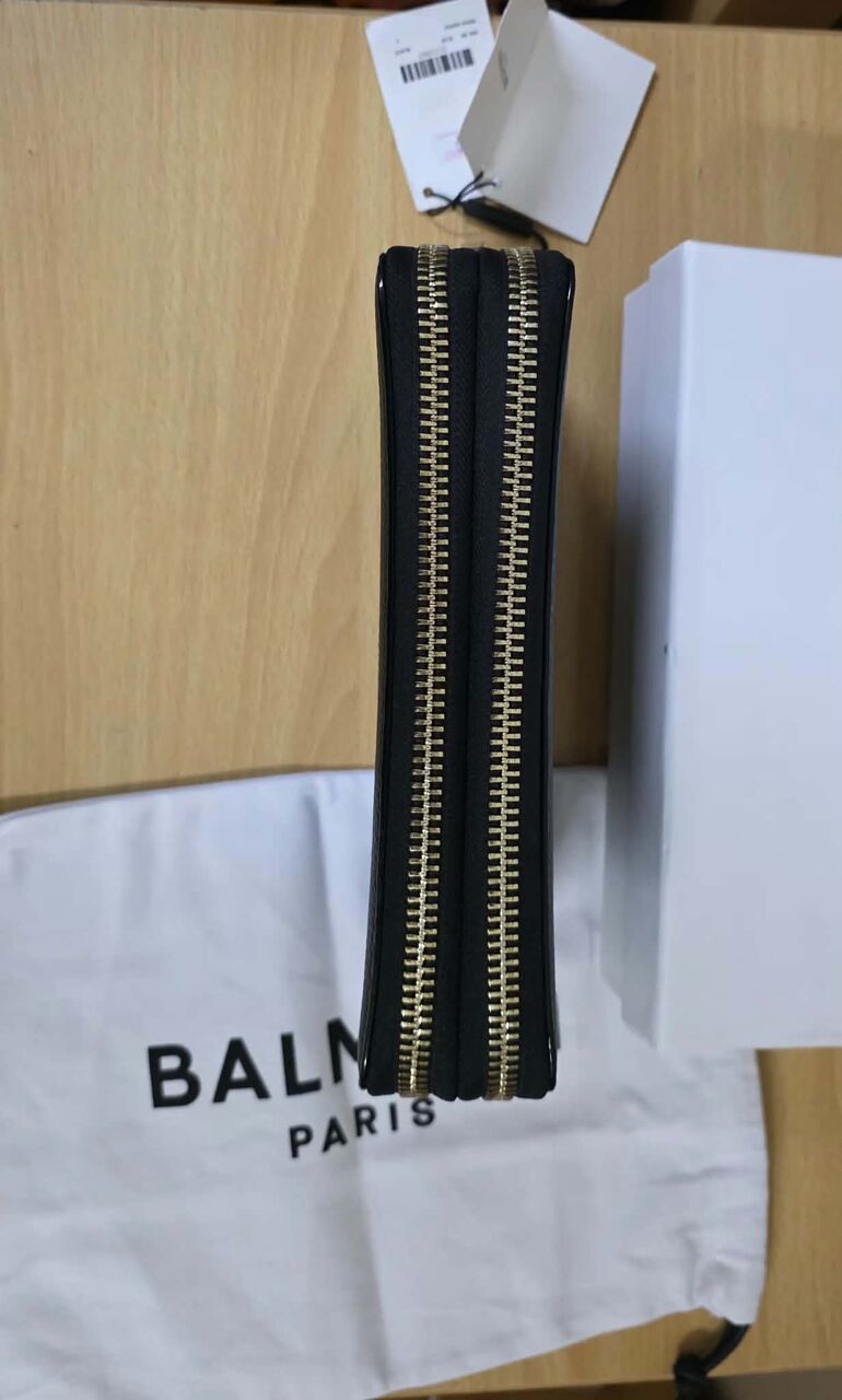 Jubail, Clothing & Accessories, SAR 900,  BALMAIN Hand Bag / Business Folder