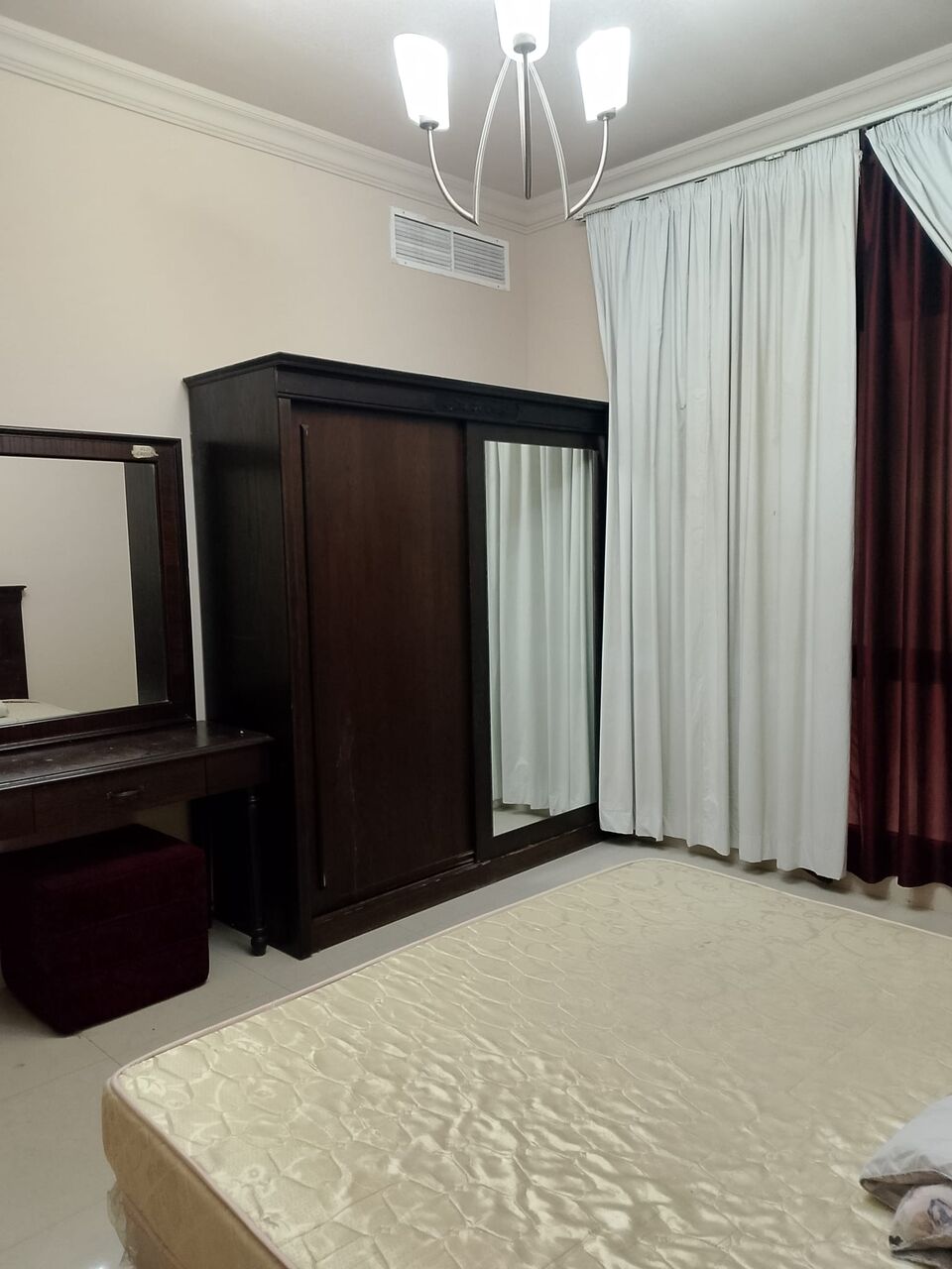 Juffair, Roommates, BHD 150/month,  Furnished,  Looking For  Flatmate. Room Available