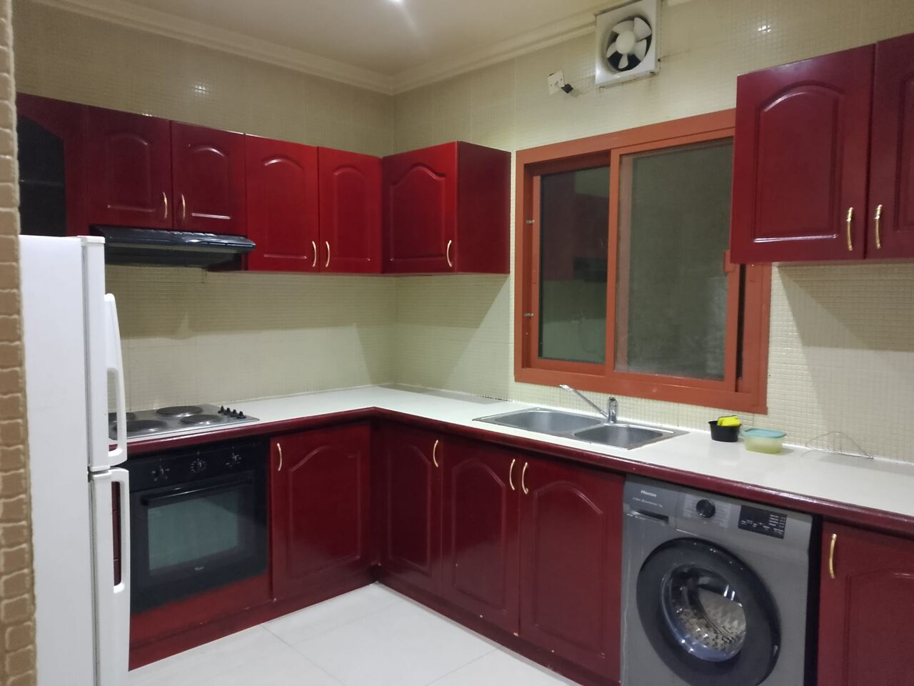 Juffair, Roommates, BHD 150/month,  Furnished,  Looking For  Flatmate. Room Available