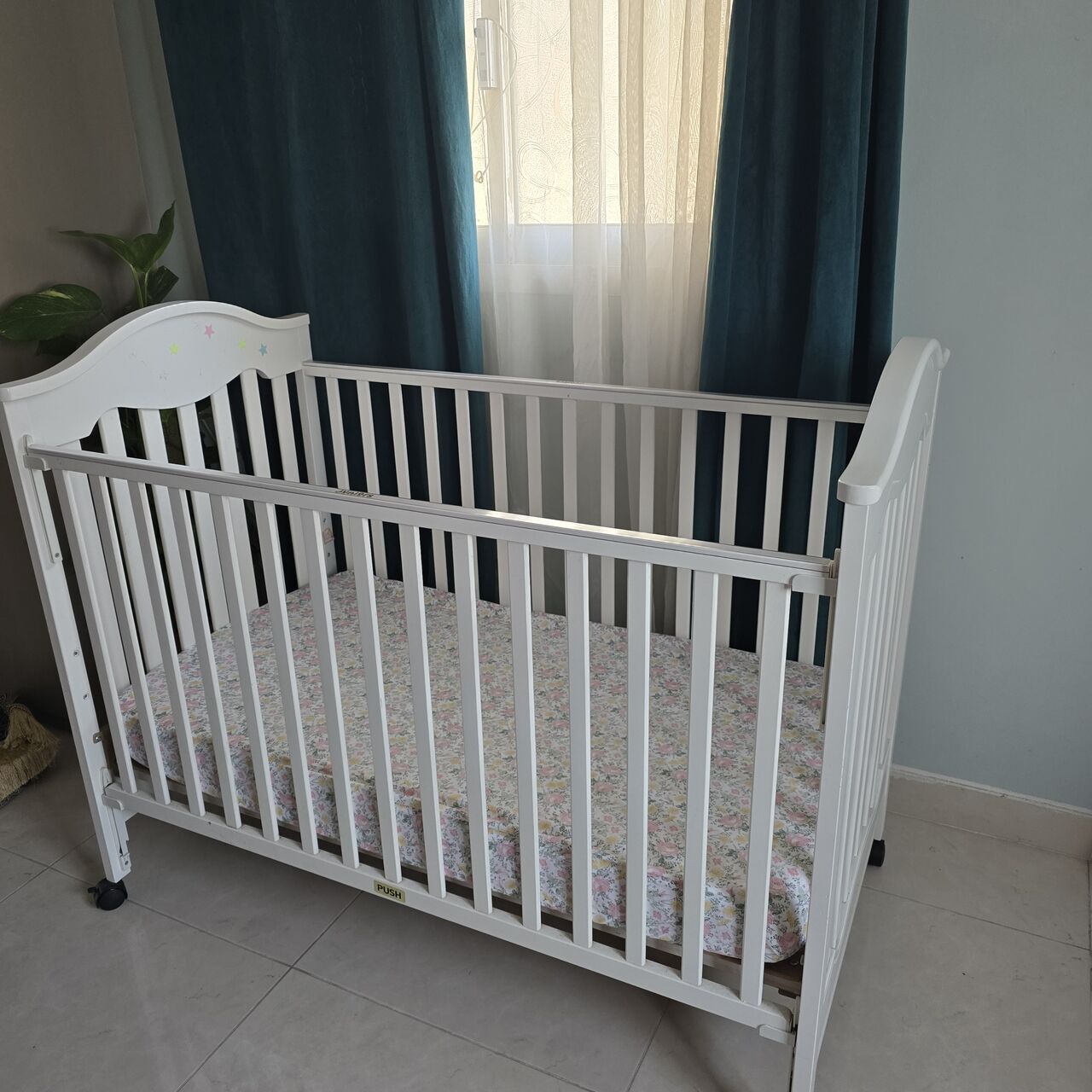 Jeddah, Baby & Kid Stuff, SAR 700,  Ad For Baby Cot (juniors) And Cot Matress ( Juniors) And Fitted Sheets (negotiable)
