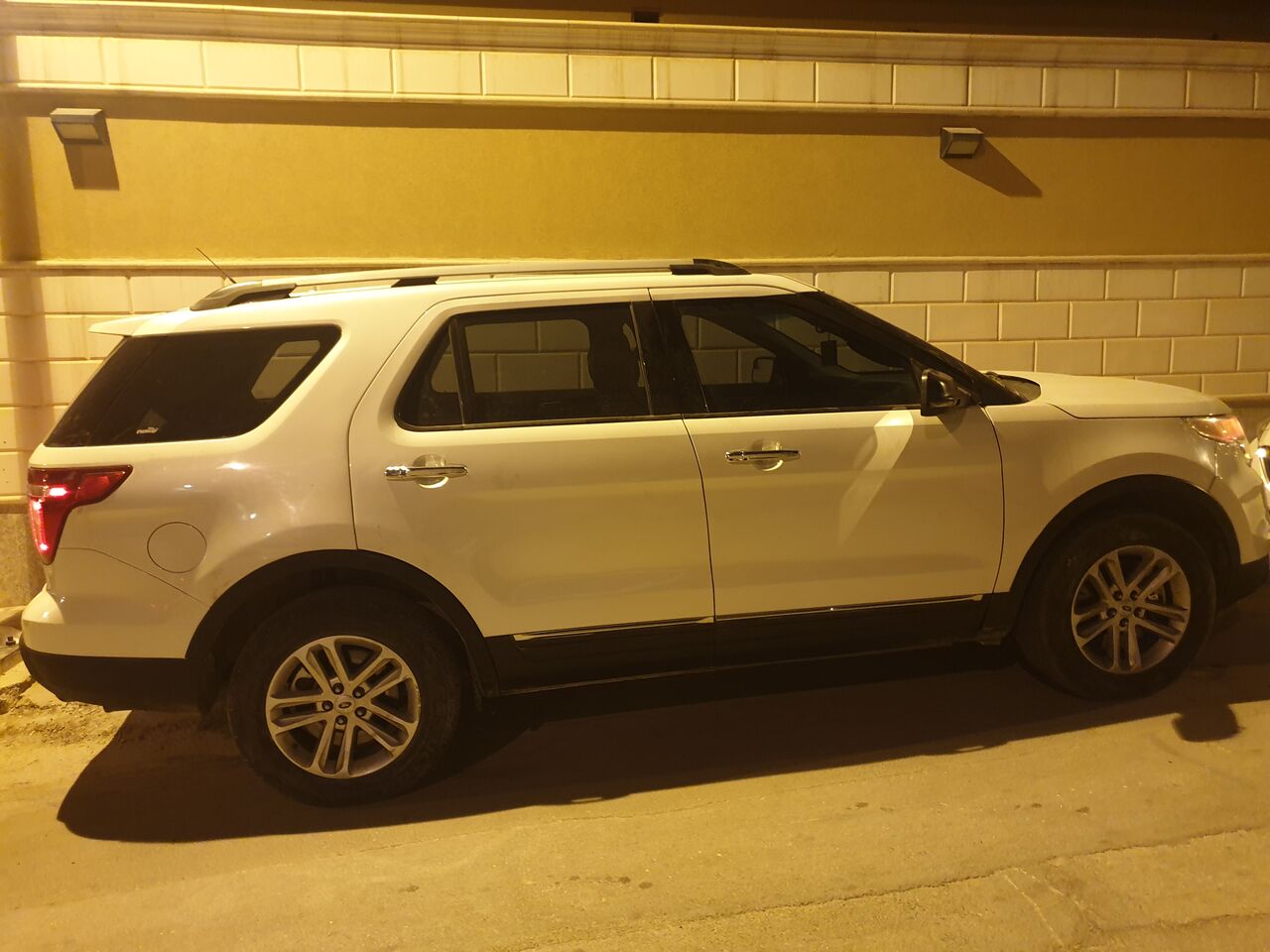 Riyadh, Vehicles, Cars & Trucks , Ford Explorer,  2014,  Automatic,  270 KM,   Full Option