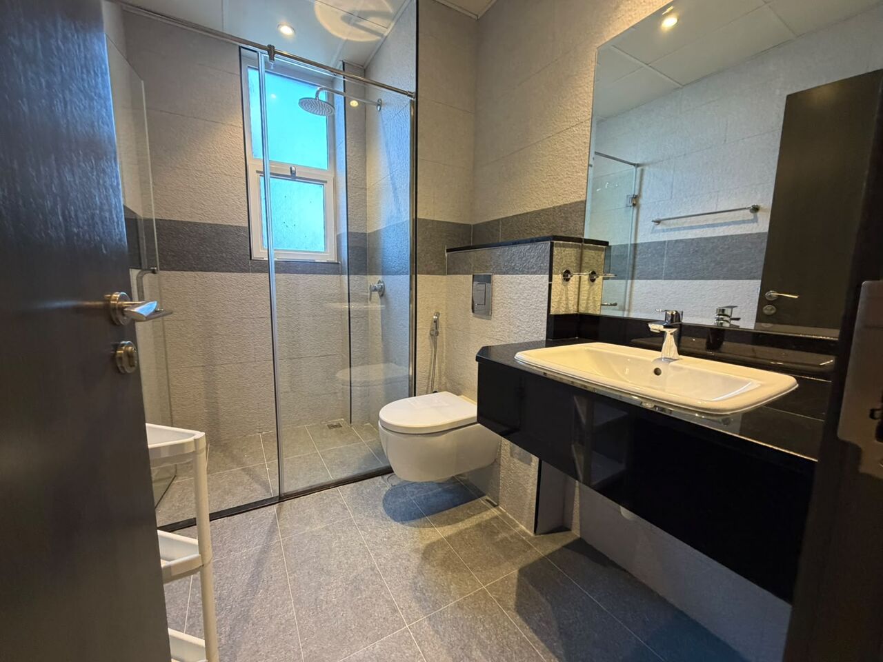 Juffair, Apartments, Flats, Houses & Villas, BHD 350/month,  Furnished,  1 BR,  Apartment For Rent In Juffair | Pool & Gym | Premium Facilities