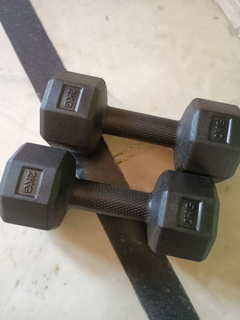 Riyadh, Health & Beauty Items, SAR 50,  2kg Dumbbell Set