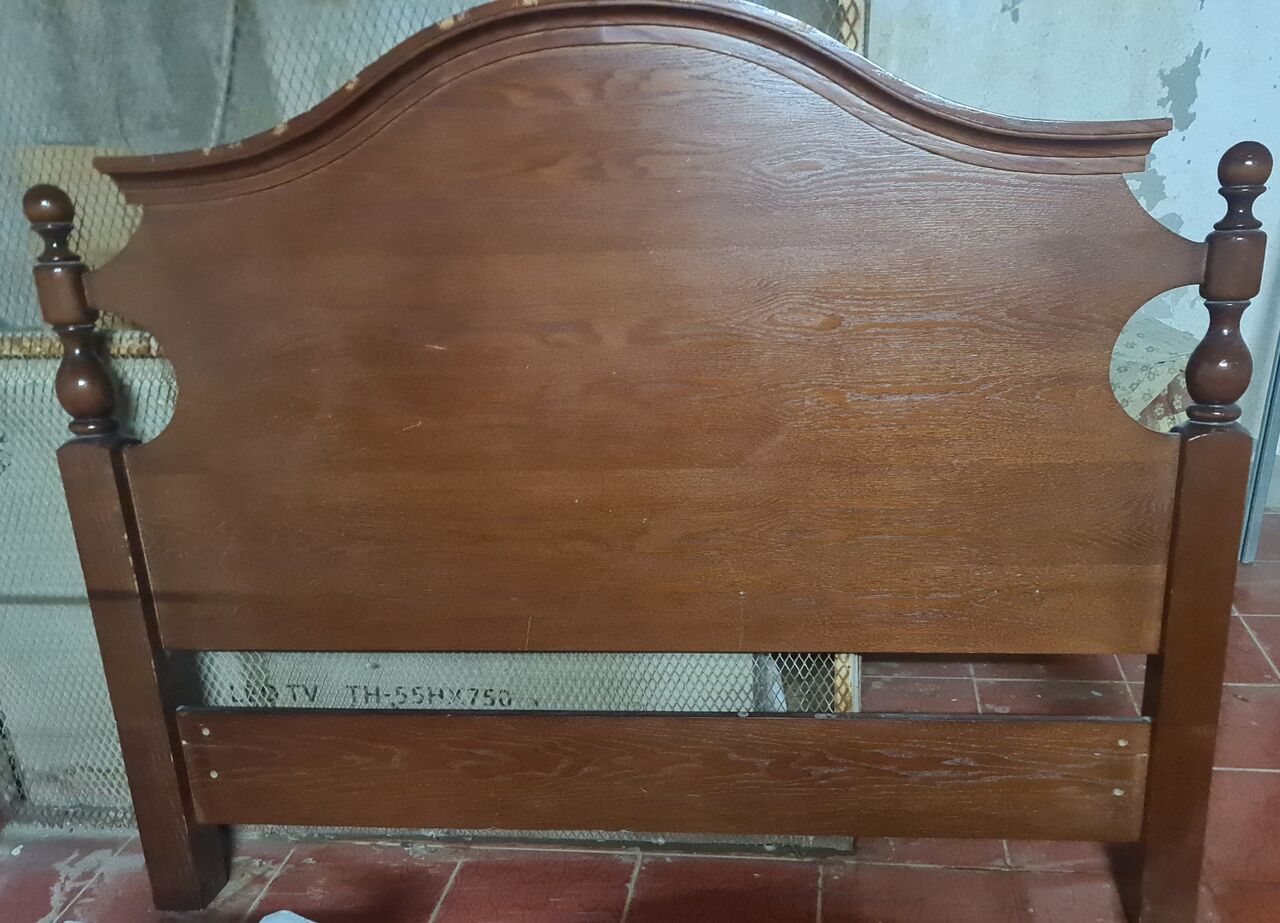 Riyadh, Furniture, SAR 50,  Wooden Strong Bed Back& Carpet