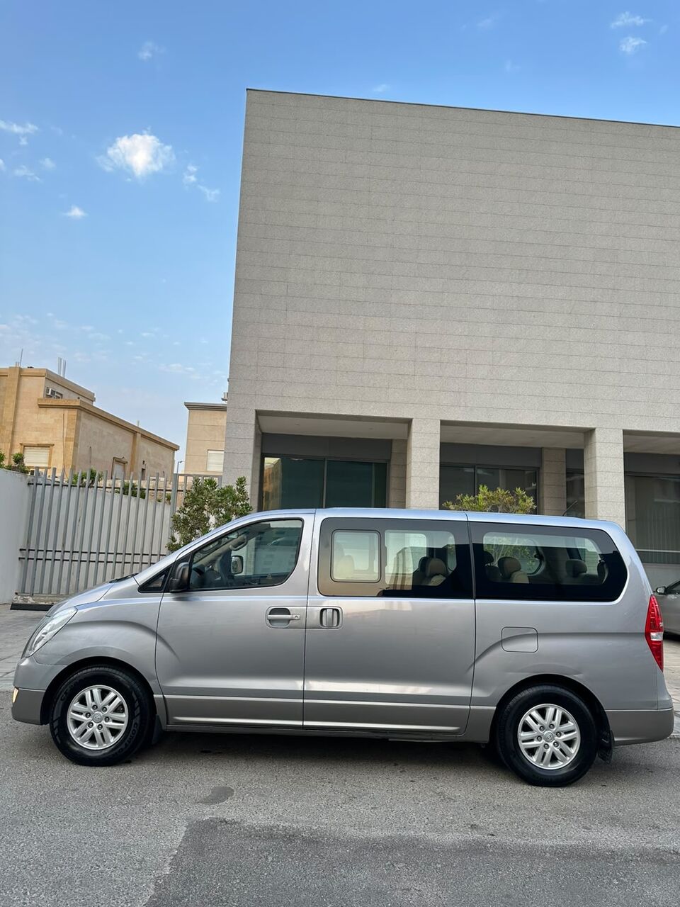 Jeddah, Vehicles, Cars & Trucks , SAR 40000,  Hyundai H1,  2016,  Automatic,  280 KM,  For Sale