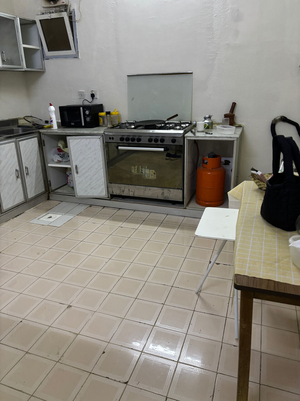 Riyadh, Rooms for Rent, SAR 1500/month,  Furnished,  Tidy Furnished Room Is Availble For Rent For Bachelor