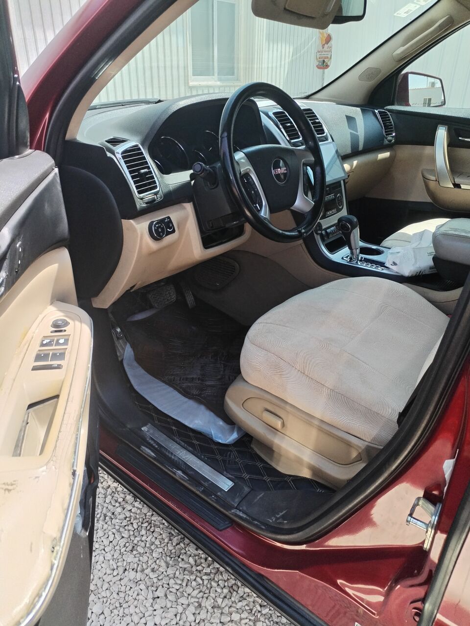 Riyadh, Vehicles, Cars & Trucks , SAR 14000,  Gmc Acadia,  2010,  Automatic,  400120 KM,