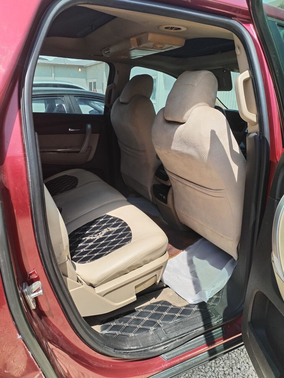 Riyadh, Vehicles, Cars & Trucks , SAR 14000,  Gmc Acadia,  2010,  Automatic,  400120 KM,