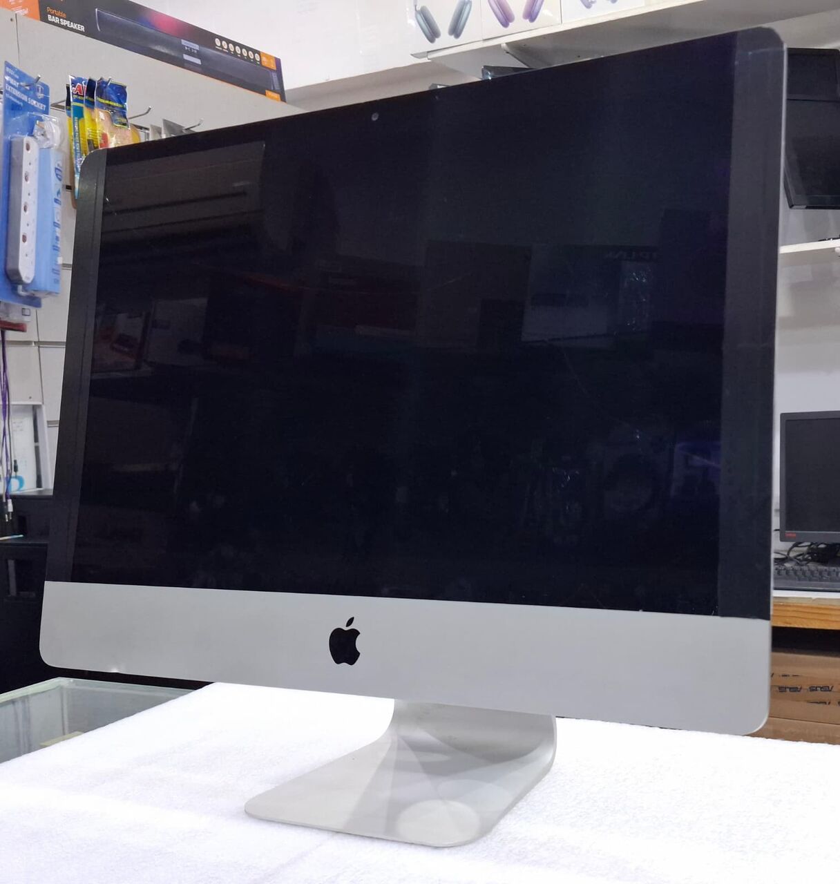 Isa Town, Computers, BHD 55,  APPLE IMAC Core I5 22" Full HD Display 8GB RAM + 1TB HDD NVidia Graphics Card Ready To Use
