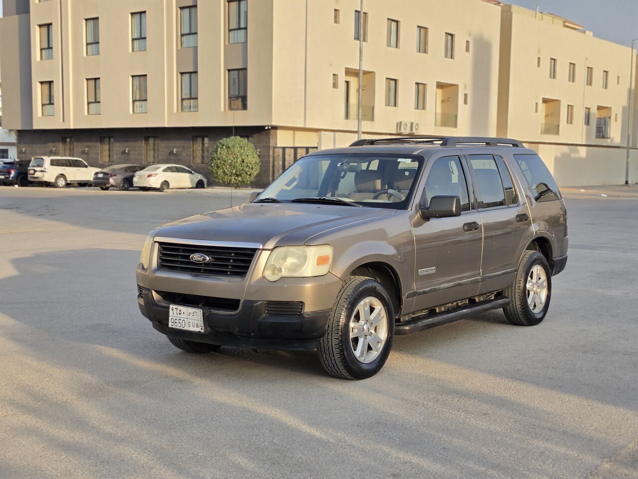 Al Mounsiyah, Vehicles, Cars & Trucks , SAR 20000,  Ford Explorer,  2006,  Automatic,  369860 KM,  SAR 20000, , , , 370000 KM, Model, Good Condition