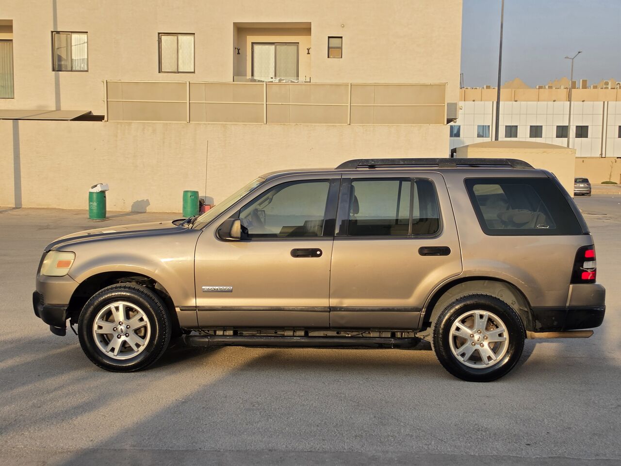 Al Mounsiyah, Vehicles, Cars & Trucks , SAR 20000,  Ford Explorer,  2006,  Automatic,  369860 KM,  SAR 20000, , , , 370000 KM, Model, Good Condition