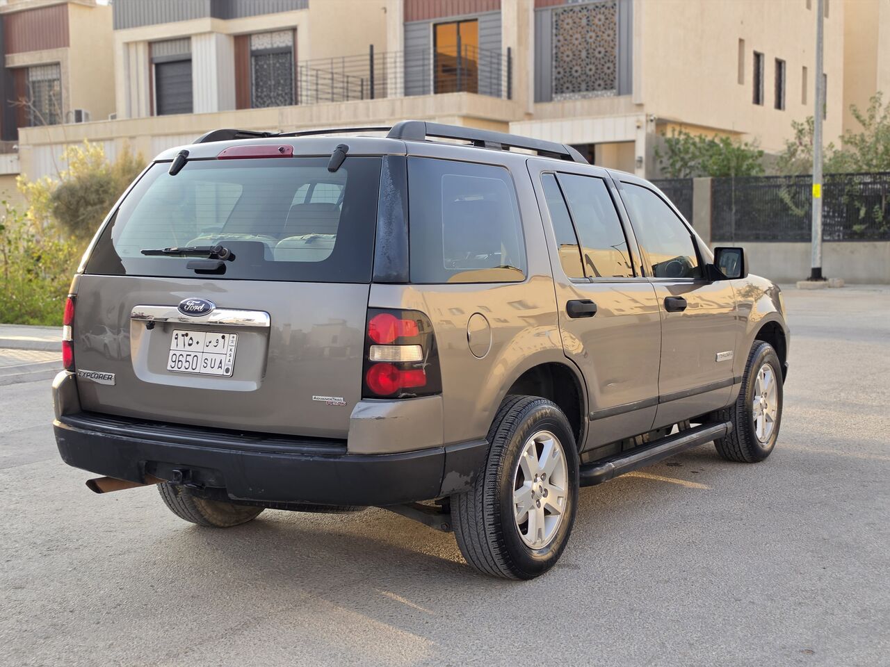 Al Mounsiyah, Vehicles, Cars & Trucks , SAR 20000,  Ford Explorer,  2006,  Automatic,  369860 KM,  SAR 20000, , , , 370000 KM, Model, Good Condition